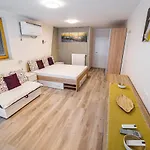 Apartment Aria