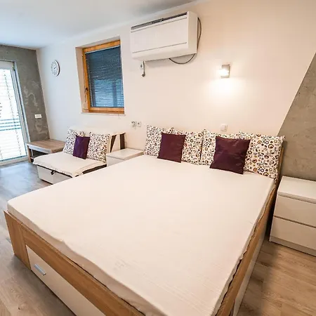 Aria Apartment *