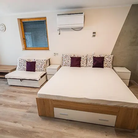 Aria Apartman
